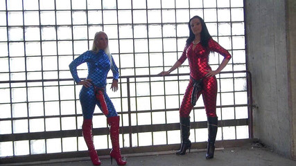 Lady Luciana Di Domizio: Perverzní strapon dámy chodí