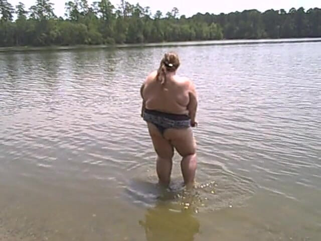 BBW nurse Vicki adventures with friends: BBW Angie Kimber public outdoor striptease nude play in lake