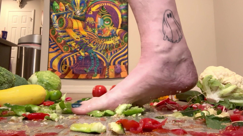 Peppermint Giantess: 야채와 크기 16 발 호감