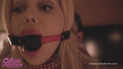 Sabrina Sabrok: Bondage neukpartij, diep in keel klaarkomen