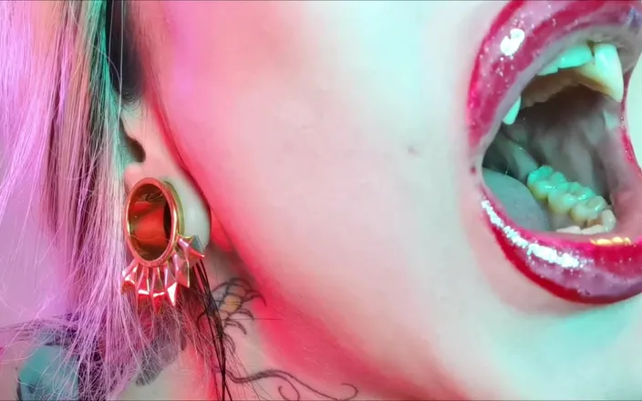 Baal Eldritch: Spit, Lip Gloss and Fangs - Vampire