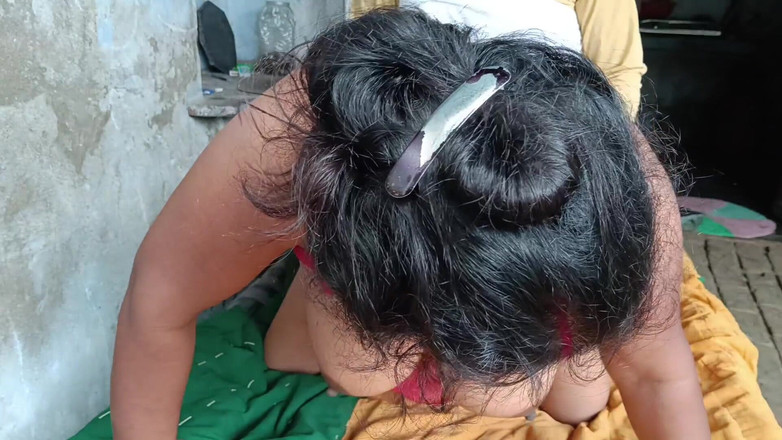Veermati: Indiana madrasta muçulmana fodida de quatro por jovem amador enteado,...