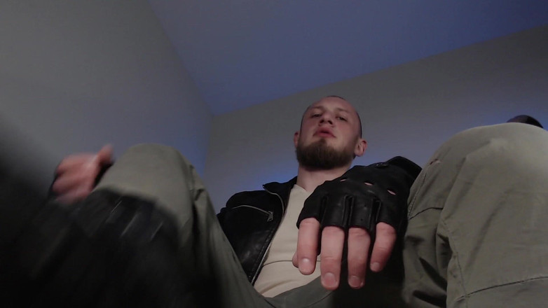 Hunky time: Il Capo in Pelle Ti Ha Scopato La Bocca E...