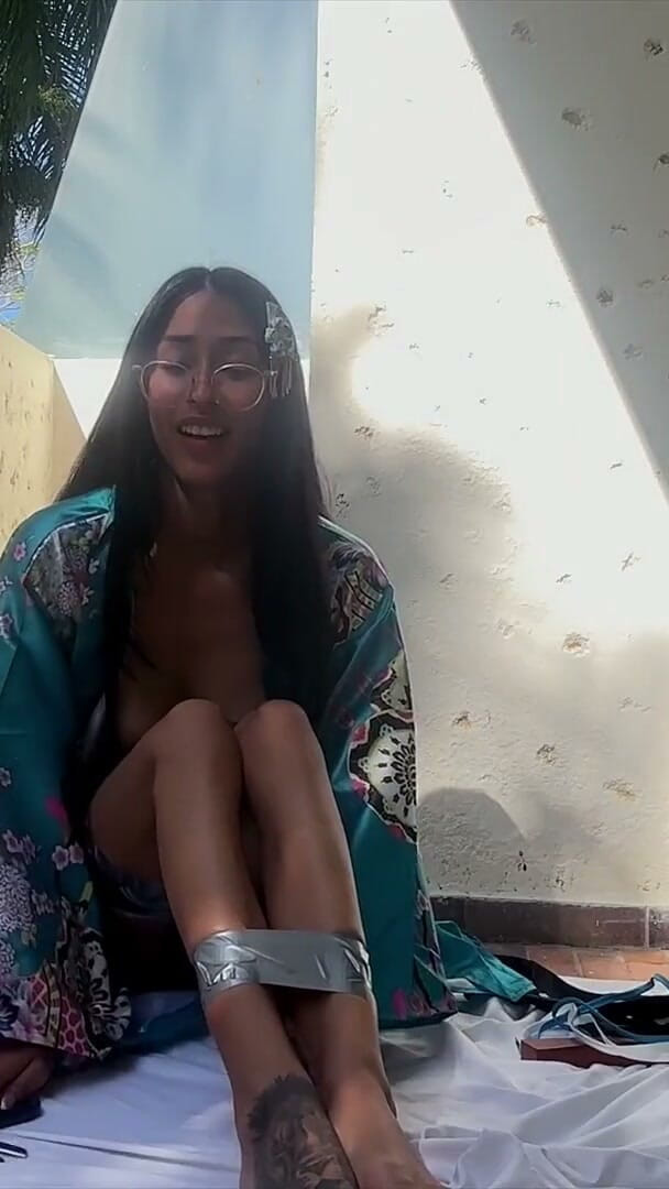 Kink in Time: Antigua auto esclavitud asiática 4k - Giselle Amore en solo fantasía ritual
