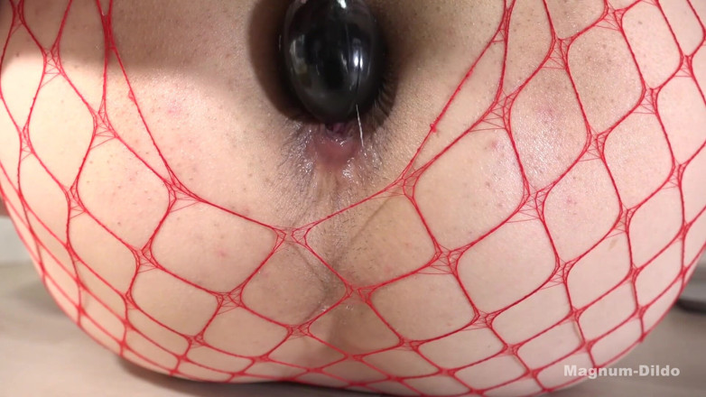 Magnum-dildo: Crazy for anal masturbation -part 1