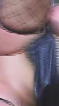 她的荡妇屁股在洞里硬起来