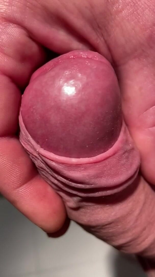 Foreskinguy: Надрочуючи його великий член власною крайньою плотлю, поки він не кінчить