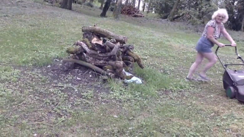 Uk Joolz: Picnic in the Woods Part 1