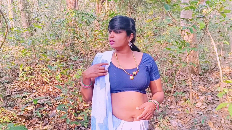 Telugu honey lips: Desi venkovní šukání v džungli. Macecha a nevlastní syn hardcore šukání v...