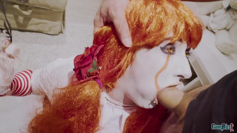 Cumbizz: Puta lechera holandesa payaso en Halloween