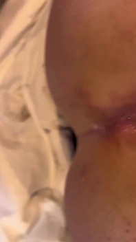 Ne nadarmo se jí říká Princezna makrela. Má obrovský penis, který je tvrdý jako ocel. Hodně jsi mě podělal