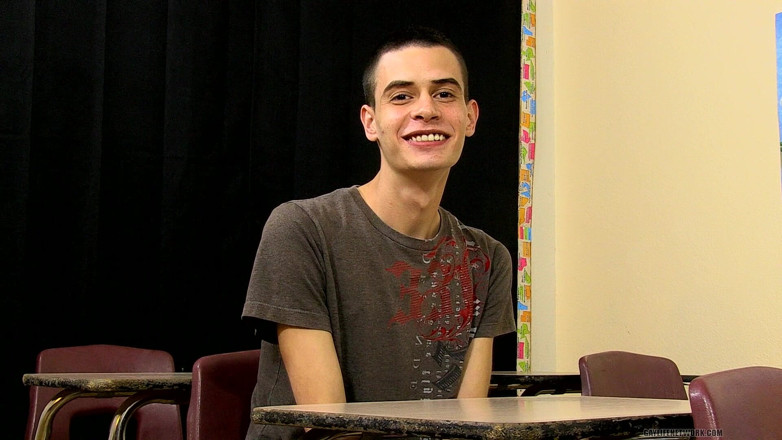 Teach Twinks: 与 Sweet Danny 在课堂上