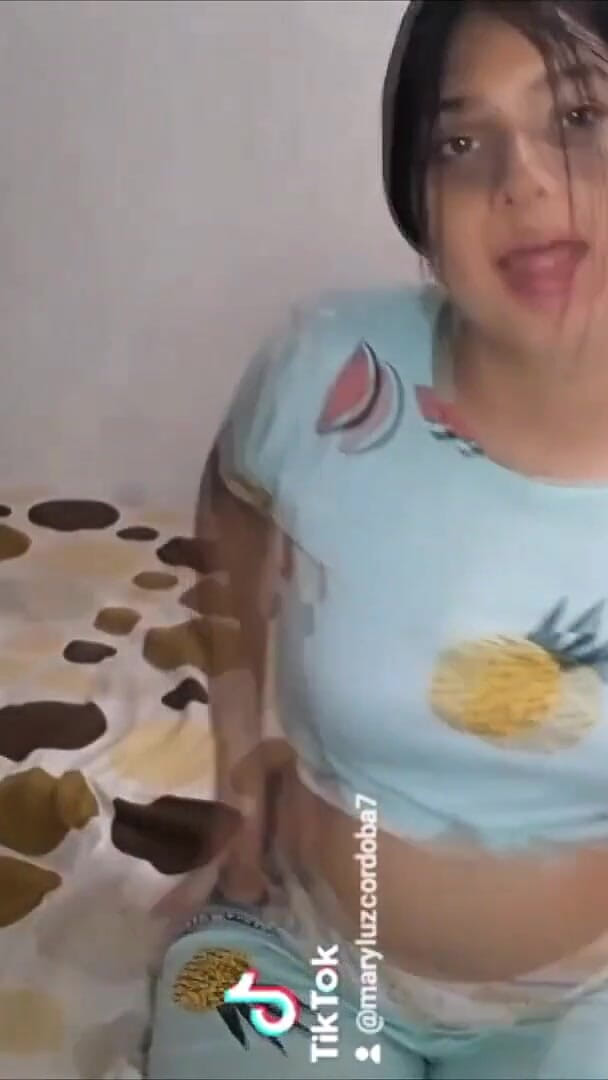 Hot Neighbor (Yulieth Gomez) Hot Neighbor (Yulieth Gomez)