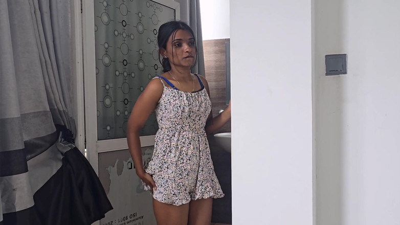 Shashi X: Adik Tiri Cantik Menonton Lucah Dan Mengongkeknya