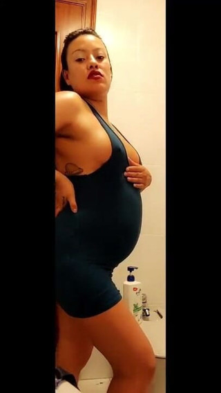 Maquinasperfectas: Těhotná s kozami plnými mléka má stříkání ve sprše