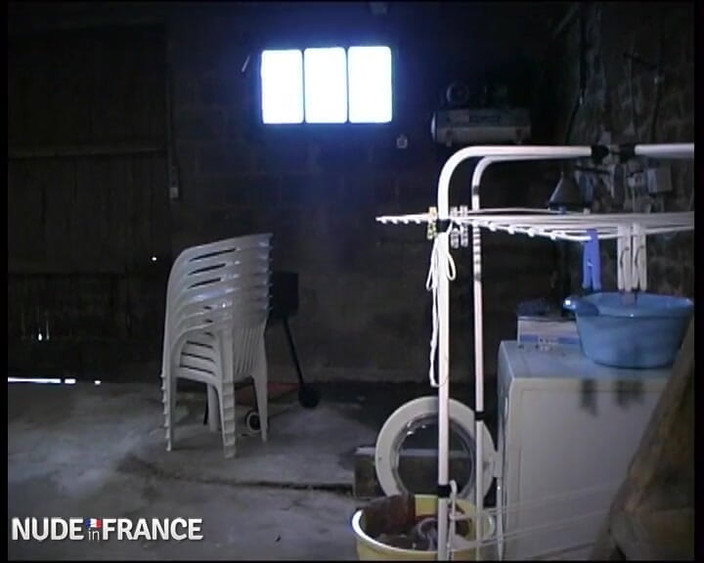 La France a Poil: Lady šuká v každém rohu domu!