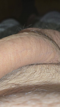 Belo homem roman com grandes bolas e cheio de porra