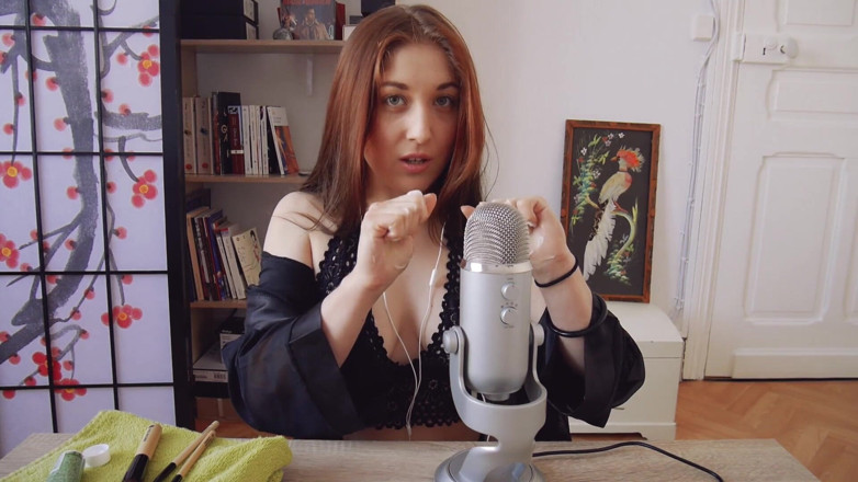 Madelaine_Rousset: Erotic ASMR - Wake up with me