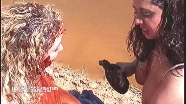 Real Plump Lesbians: Two lesbians in wet and messy outdoor action