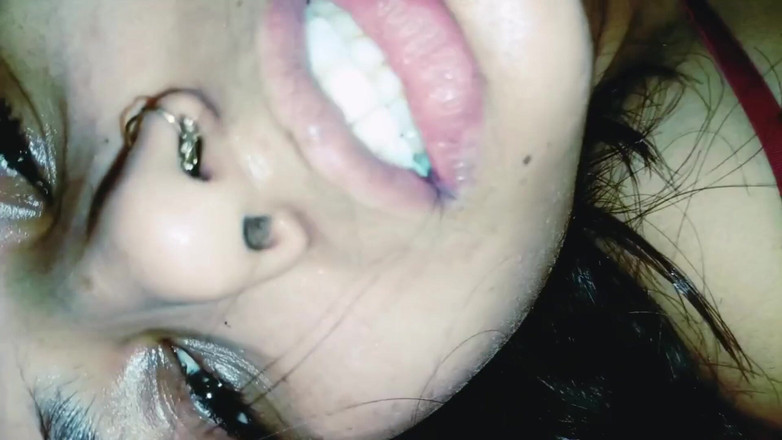 Hot Sis: Latika zezadu a bere velkého ptáka