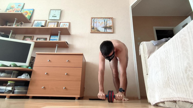 webcamboy98: Naken pojkes morgonövningar