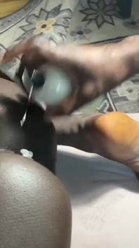 Un grosso cazzo nero mi ha scopata crudamente