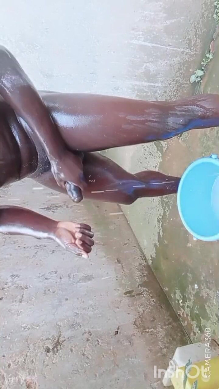 Hongi: Масажні оргії великого чорного члена в Африці