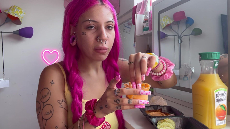 Nali Marie: Mukbang Hot Chicken Spicy Facestuffing Bimbo Overeating Petite Teen Eating...