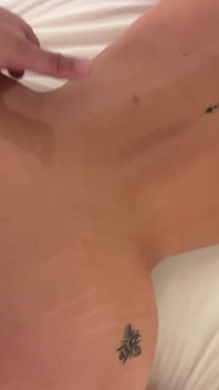 Tiktok pornstar Aleksa Mink fode seu primeiro fã