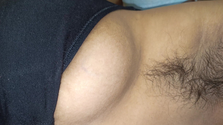 Inba: Lamiendo el pelo axila