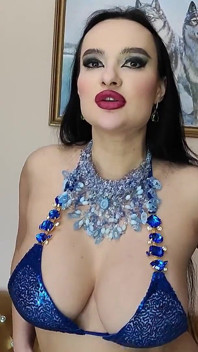 Giantess seni baştan çıkarıyor ve yiyor