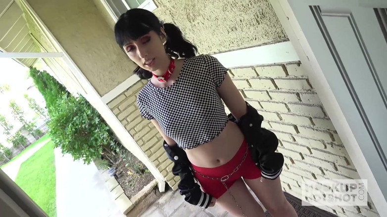 Hookup Hotshot: 브라이언 고즐링에게 따먹히는 귀여운 십대 Daphne Dare