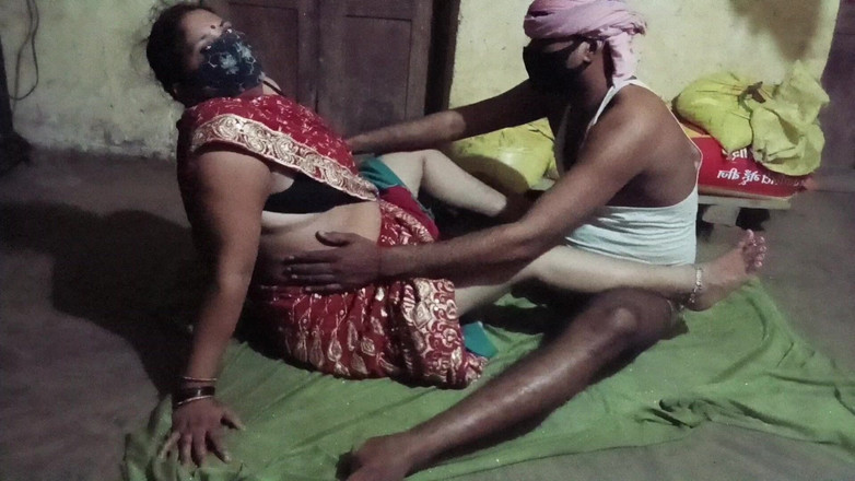 Desi_bhabhi121: Asiatiska par romantik förspel