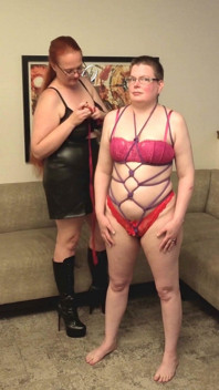 Shibari Rope Bondage l’attache pour un trio
