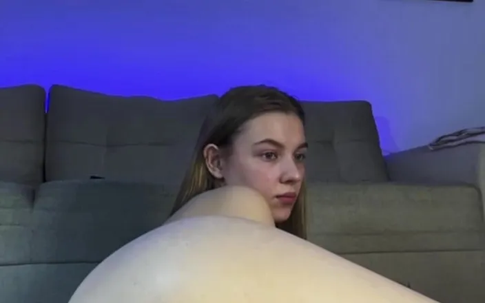 JuiceLussie: Anal Fucking with Big Dildo