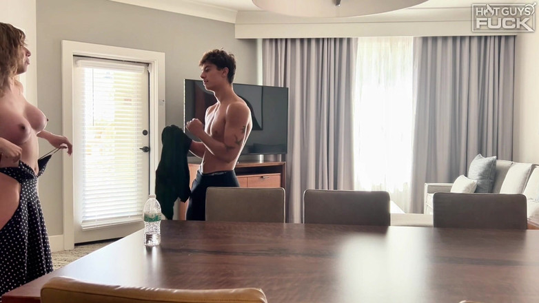 Hot Guys Fuck: 18anni matricola del college Frat Jock scopa bubbly baddie