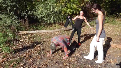 Femdom Austria: Corredores dominantes andando com seu escravo de estimação