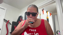 Lady O: Lp-289 fumando mientras juega con mis tetas
