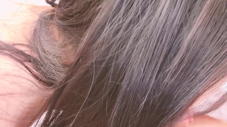 JAPAN IN LOVE: アジア系女性のヒートシーン3 二人の生徒と3Pで美しい欲求不満の教師が顔と膣に精液をつける