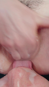 Seduta in faccia pov: la mia figa cremosa non riesce a smettere di squirtare in bocca