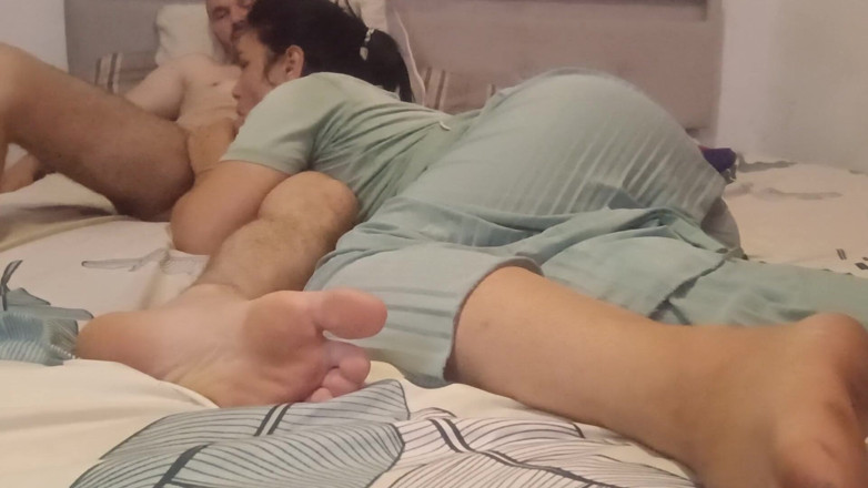 Ionut899: Üvey Babam Beni Ağzımda Güzelce Sikiyor Ve Ağzıma Girmene Izin...