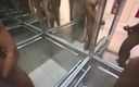 Extremalchiki: Asansörde tamamen çıplak mastürbasyon