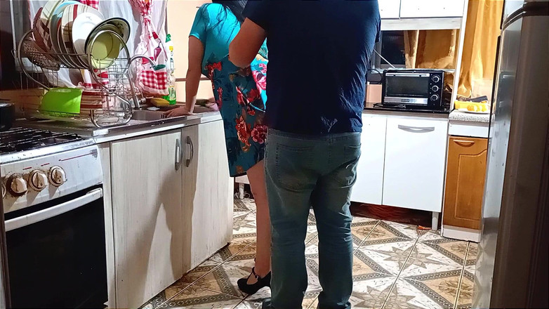 BBW Kelly Mom: Sex real cu înregistrare de acasă în bucătărie