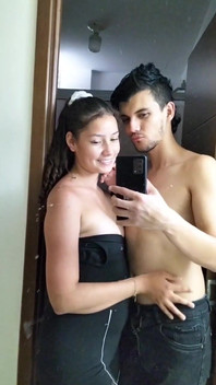 Pareja Folla Desnuda Mostrando Coño