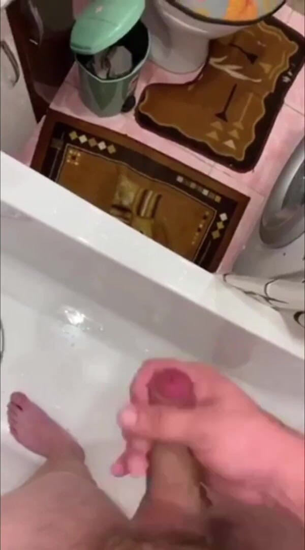 SergeyBear: मैं बाथरूम में
