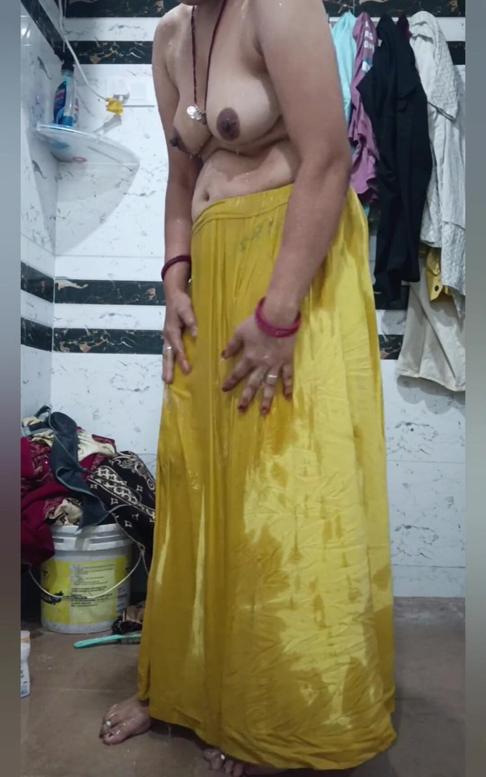Priyahot77: Priya Bhabi Nowy styl body show