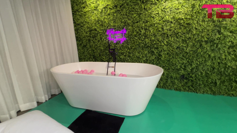 Tranny Brazilian: Juliana Souza sukakan zakar raksasa