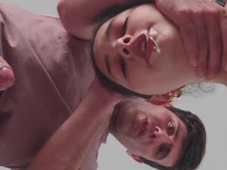 Sashasweet: Me follo la boca de mi pequeña hermanastra