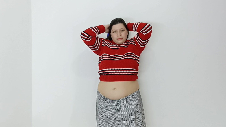 Alice H: Peinar el pelo y estiramiento