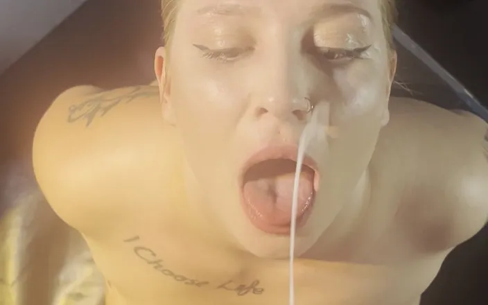 Jess Batty: Jess Batty POV Blowjob